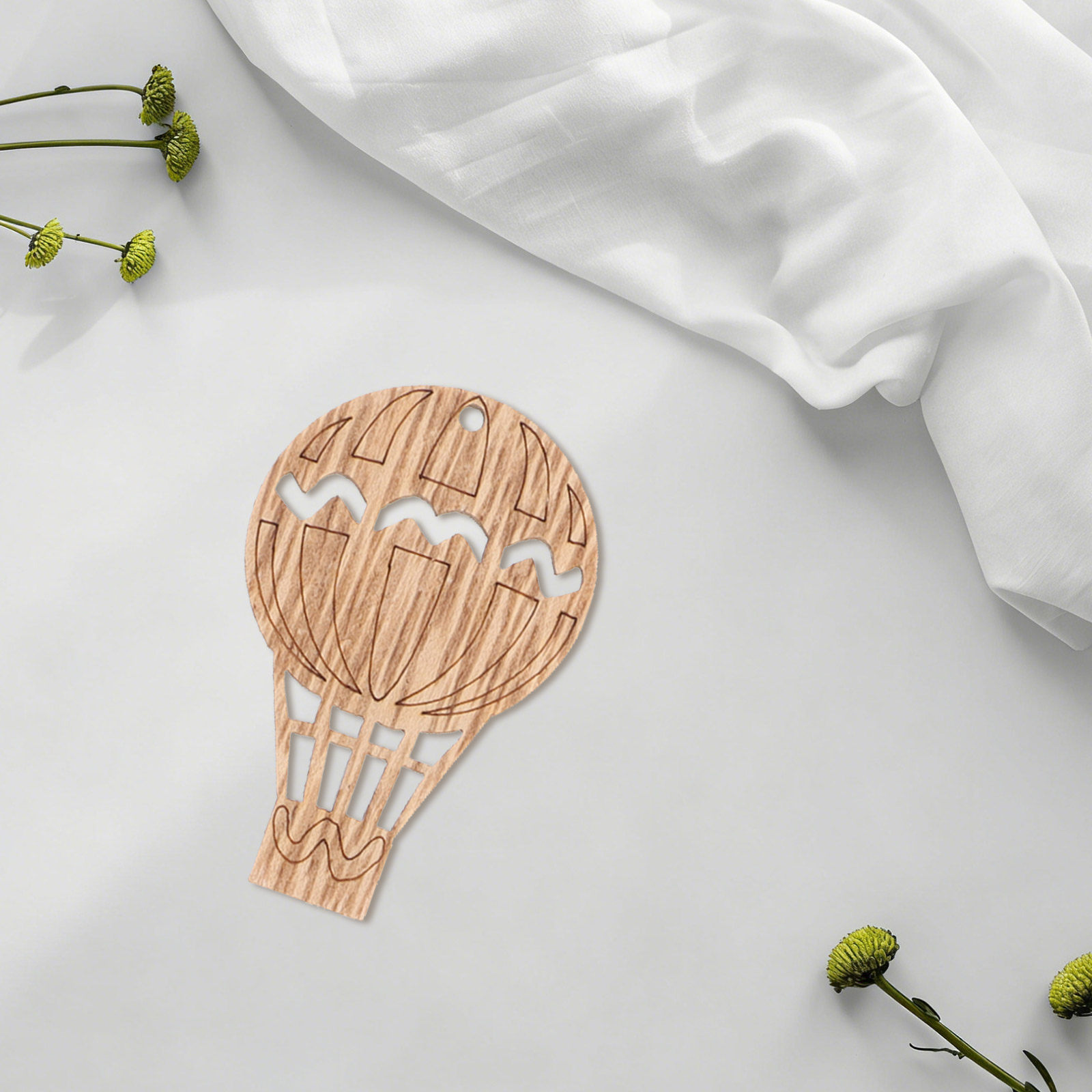 木製の熱気球のパーツ10個。未塗装の木製カットアウトで、素朴 - Art And Craft For Nursery のレビューと価格