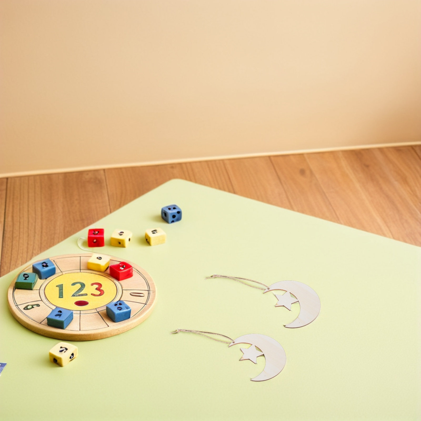木製の月と星の切り抜きパーツ20個入り。未塗装の自然な木製素 - Art And Craft For Nursery のレビューと価格