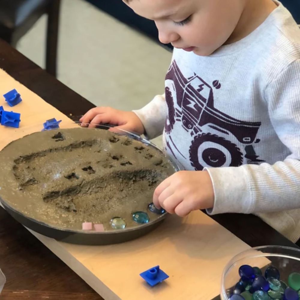 新生児の手形・足形キット。DIYで作れる記念品。家族の記念行 - Art And Craft For Nursery のレビューと価格
